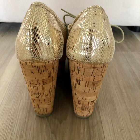Volatile Gold Lace Up Flirtinini Open Toe Cork Wedge Heels, Size 7.5 - Picture 5 of 14